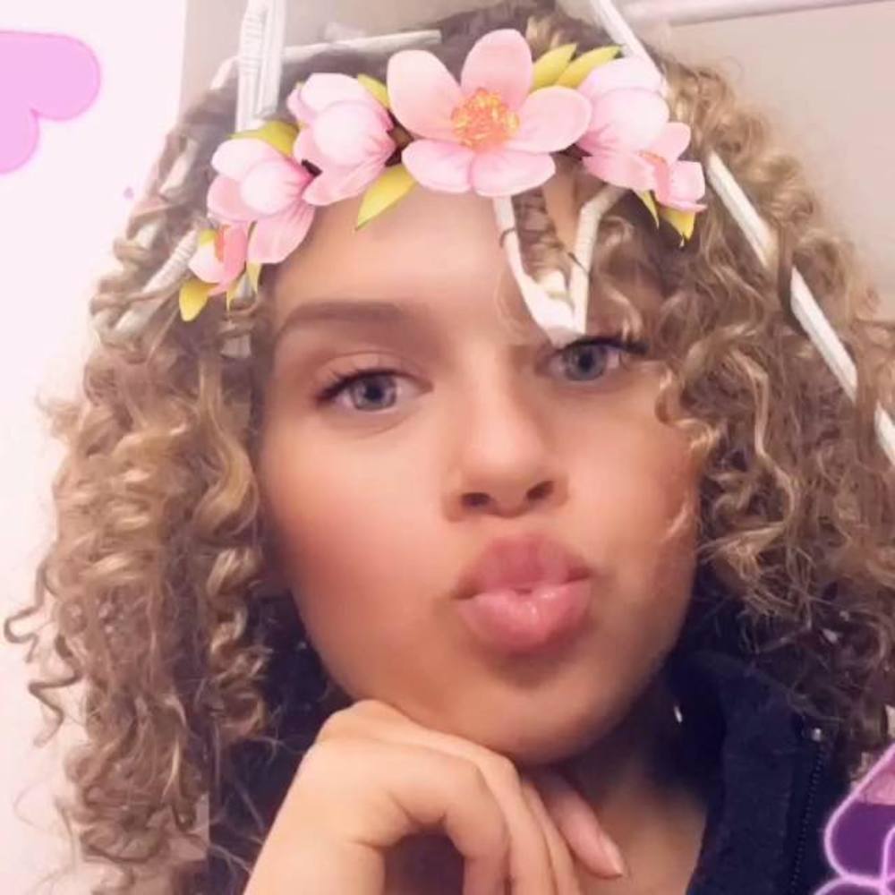 Meet your Posher, Eleisia